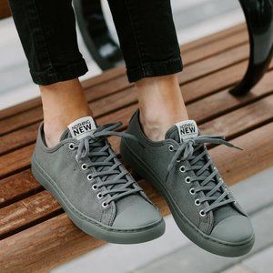 Nothing New Women's Classic Low Top, Grey Size 8.5, Worn once!